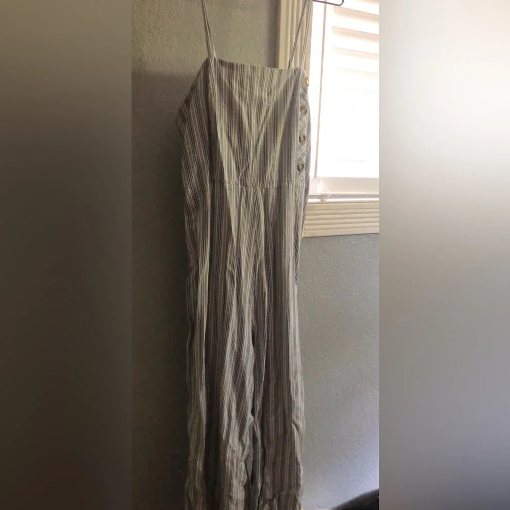 All $3 piece clothing. - Picture 10 of 13